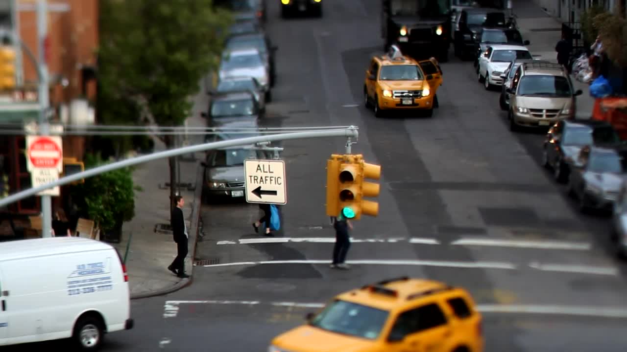 Free Video Stock traffic light directing traffic Live Wallpaper