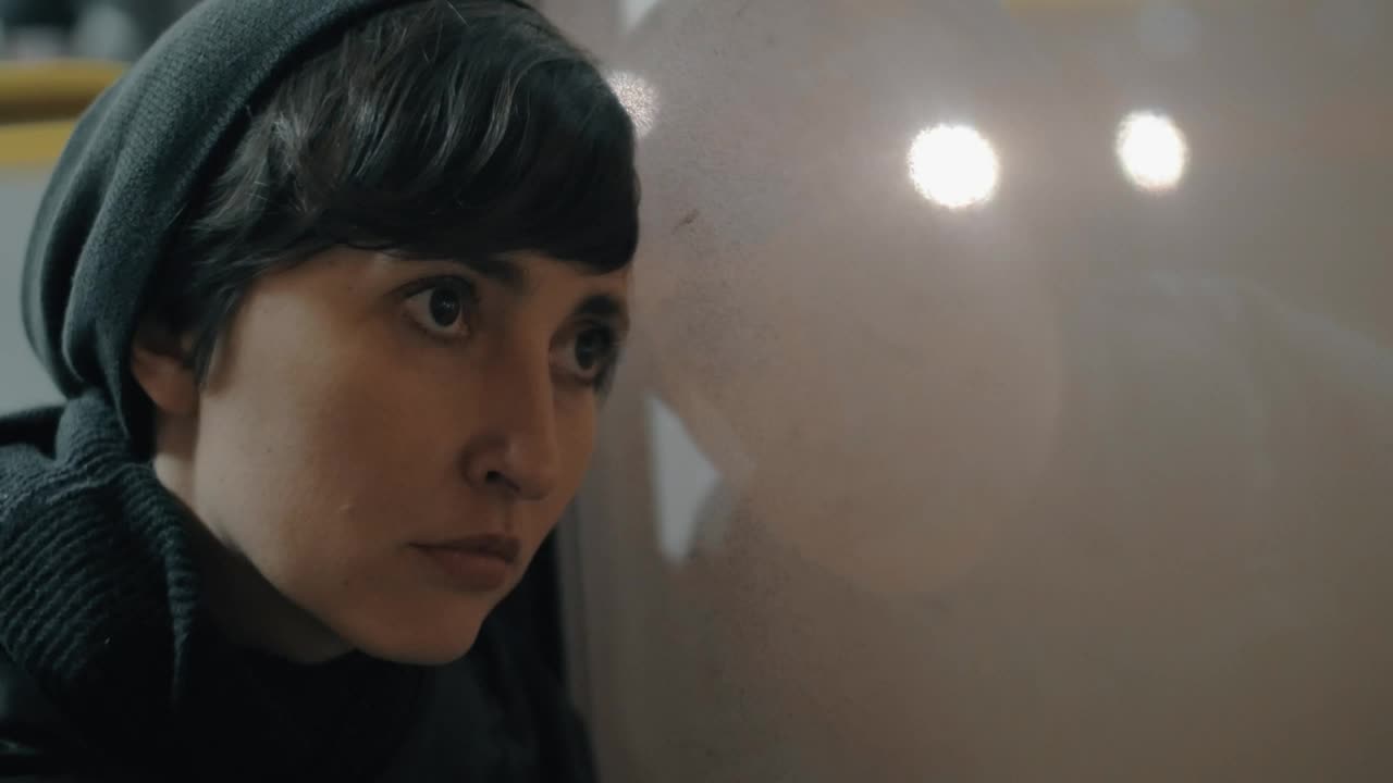 Free Video Stock traffic passing by a bus window Live Wallpaper