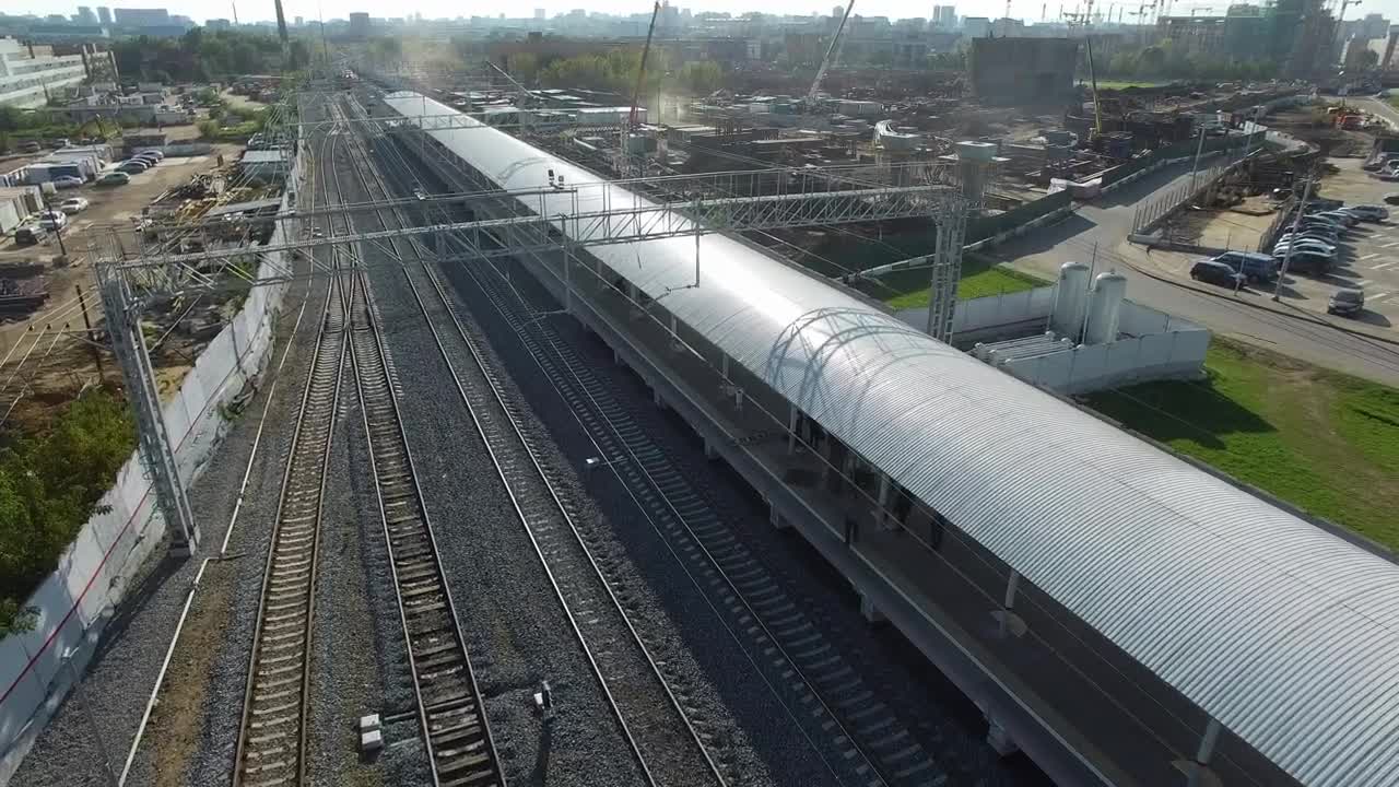 Free Video Stock train heading towards the city outskirts Live Wallpaper