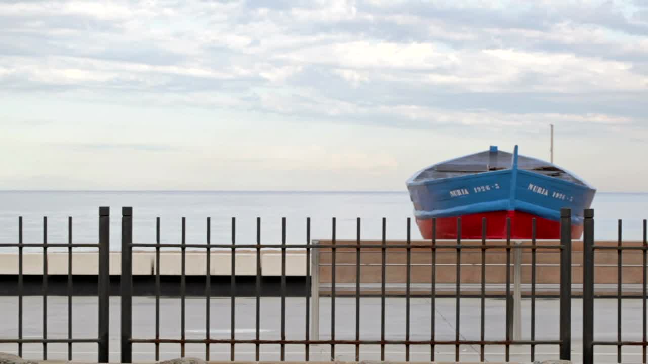 Free Video Stock train passing by the beach Live Wallpaper