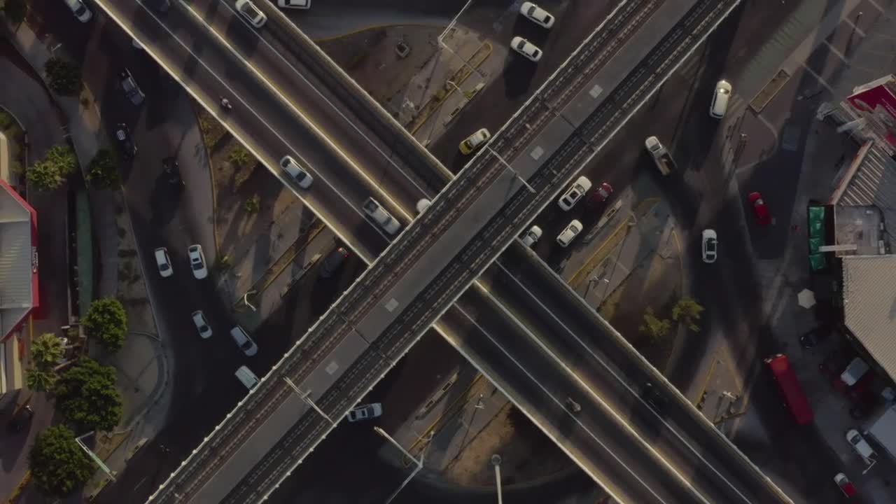 Free Video Stock train roads and cars of a city from above Live Wallpaper