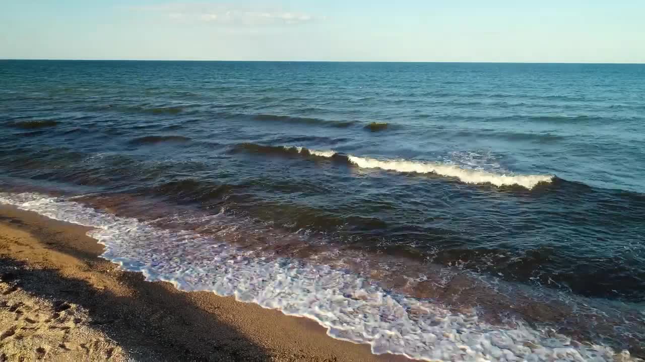 Free Stock Video Waves Hitting The Beach During The Morning Live Wallpaper