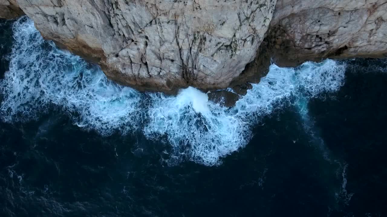 Free Stock Video Waves Hitting A Cliff Top Shot Live Wallpaper