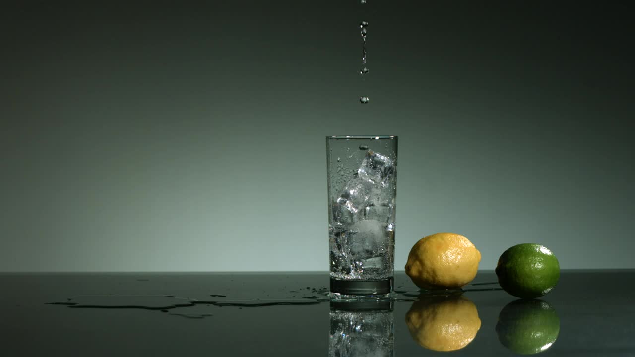 Free Stock Video Water Falling Into A Glass With Ice Cubes Live Wallpaper