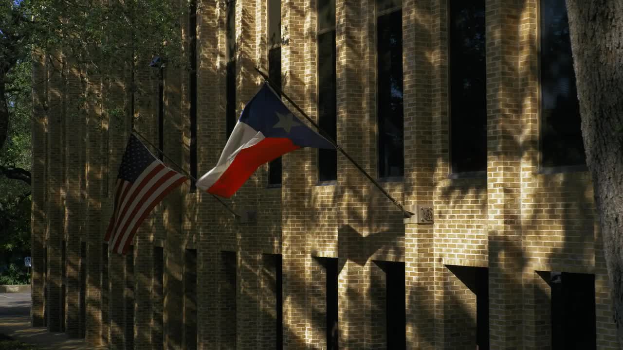 Free Stock Video Wall Of A Buildings With American And Texas Flags Live Wallpaper