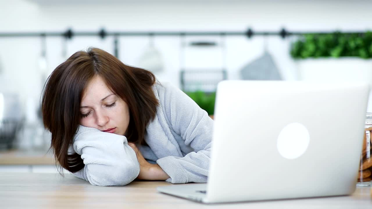 Free Stock Video Waking Up And Drinking Coffee In Front Of A Laptop Live Wallpaper