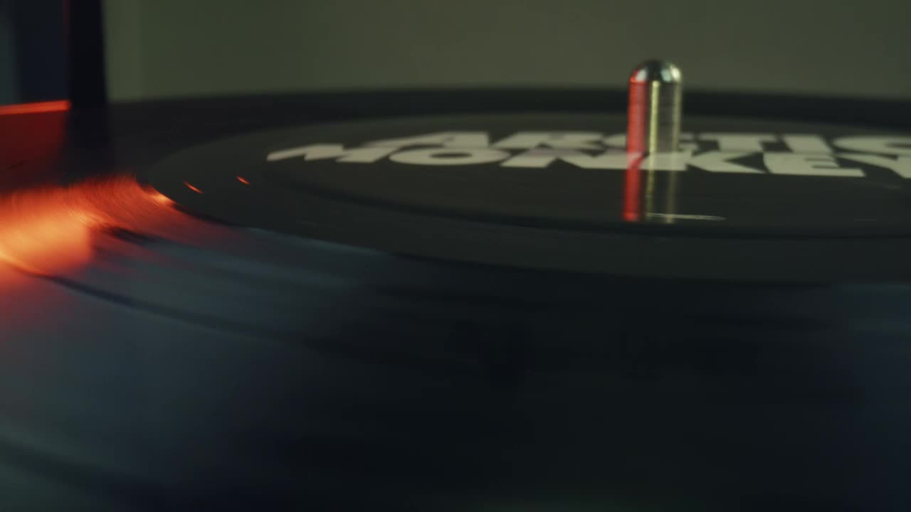 Free Stock Video Vinyl Record Spinning On A Turntable Live Wallpaper