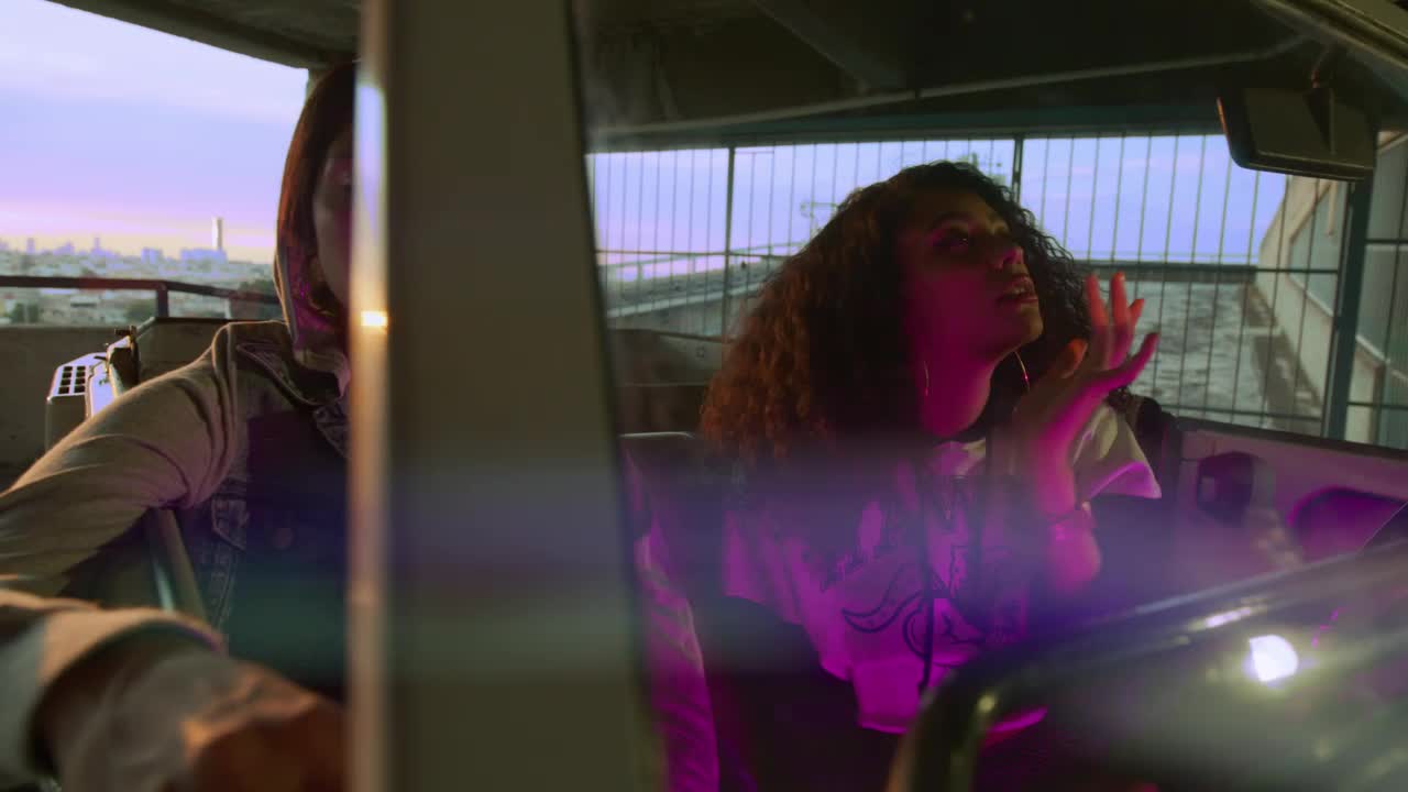 Free Stock Video Urban Style Female Friends In A Vehicle Live Wallpaper
