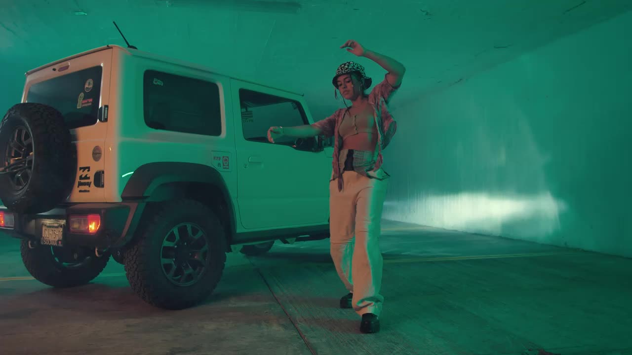 Free Stock Video Urban Fashion Girl Dancing Live Wallpaper