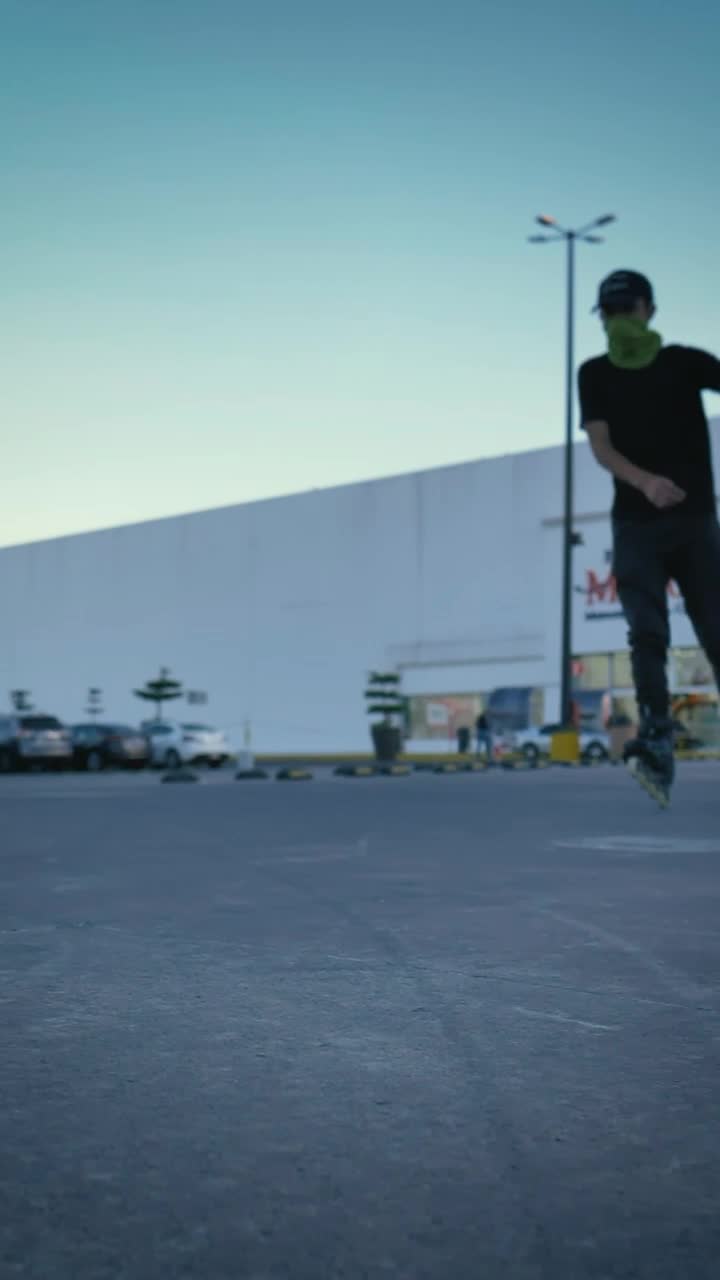 Free Stock Video Urban Boy With Roller Skates Sliding And Spinning In A Live Wallpaper