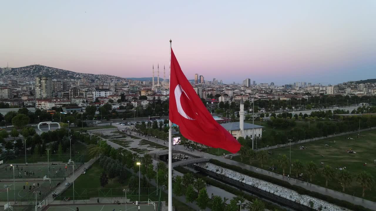 Free Stock Video Turkey Flag Waving On Top Of A City Live Wallpaper