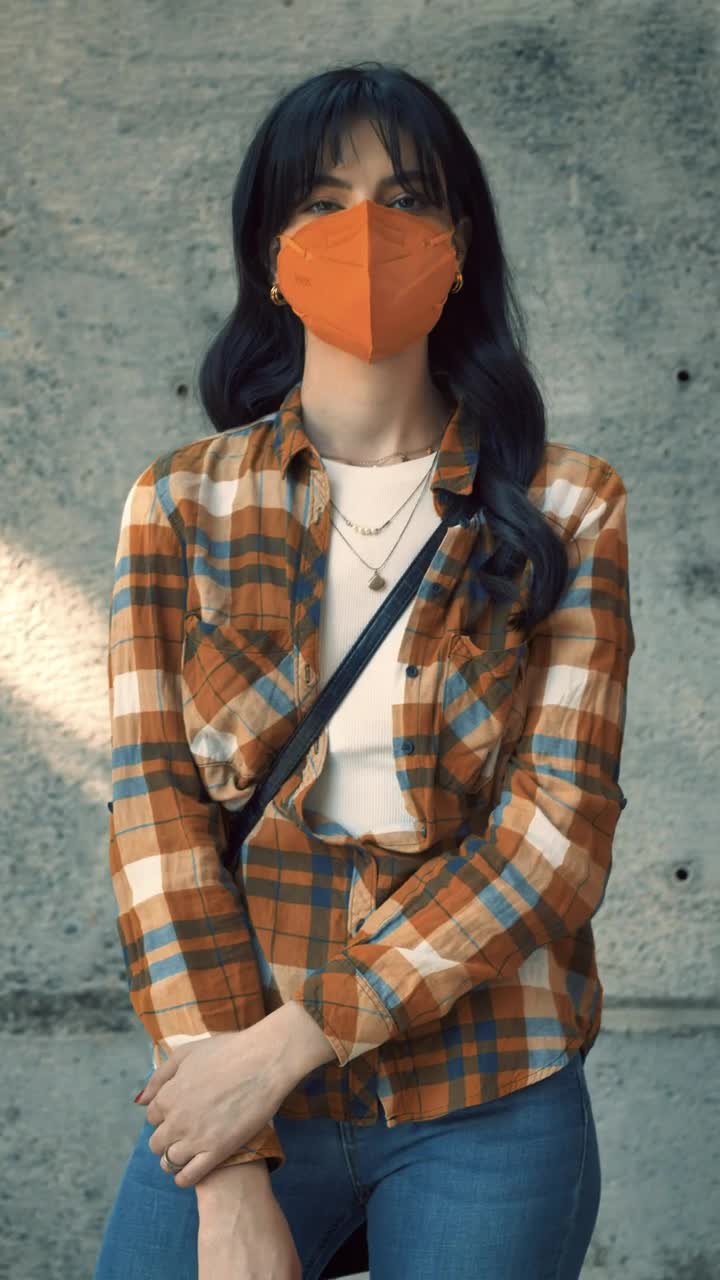 Free Stock Video Young Woman With A Face Mask Portrait Live Wallpaper