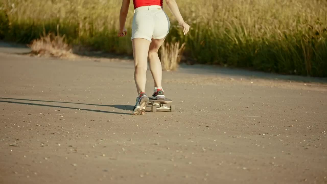 Free Stock Video Young Woman Skating In The Street Live Wallpaper