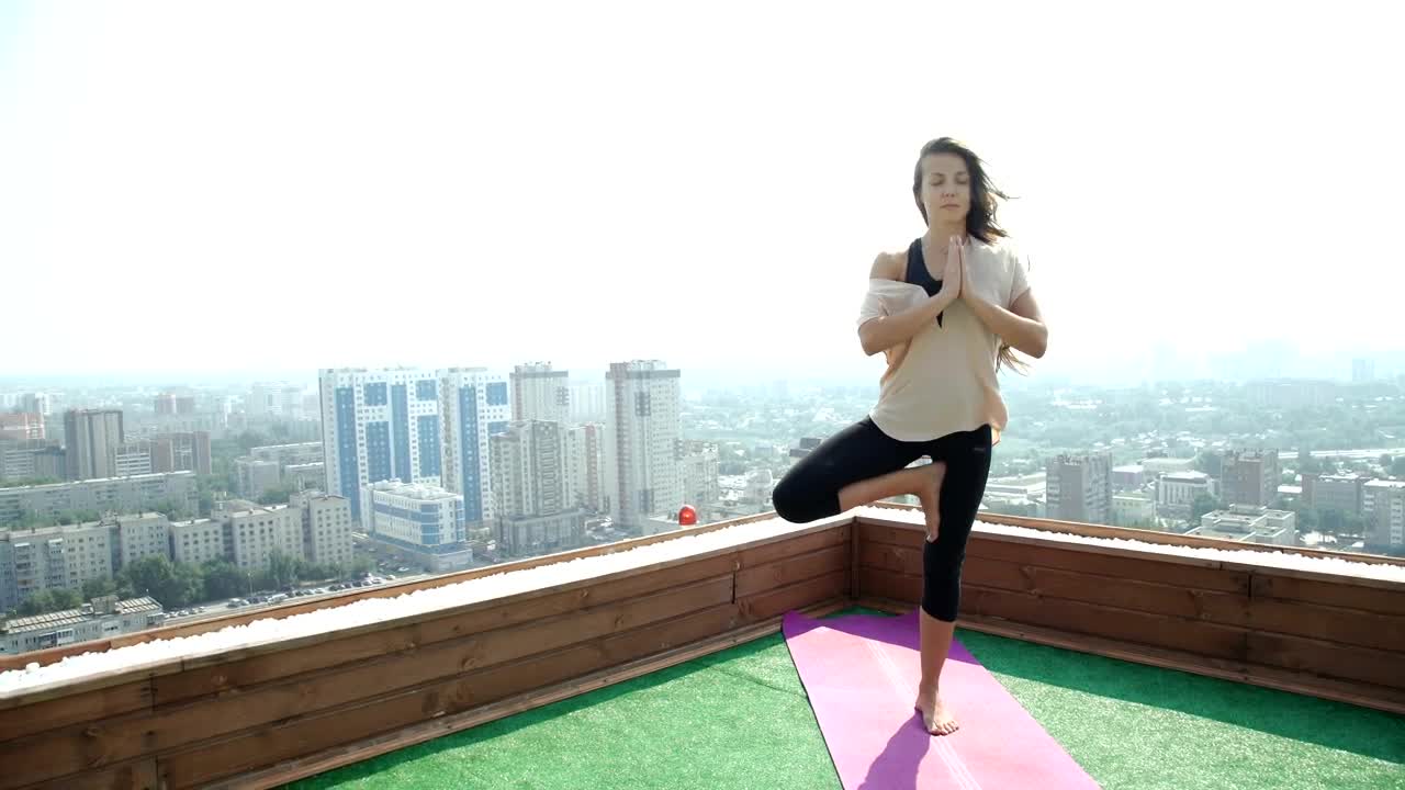 Free Stock Video Young Woman Practicing Yoga In The Rooftop Live Wallpaper