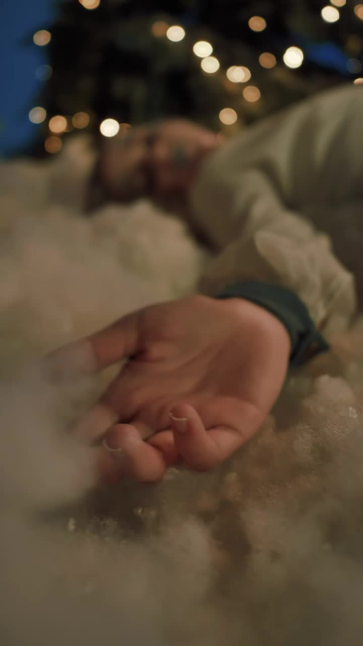 Free Stock Video Young Woman Leaning On Cotton Wool At Christmas Live Wallpaper