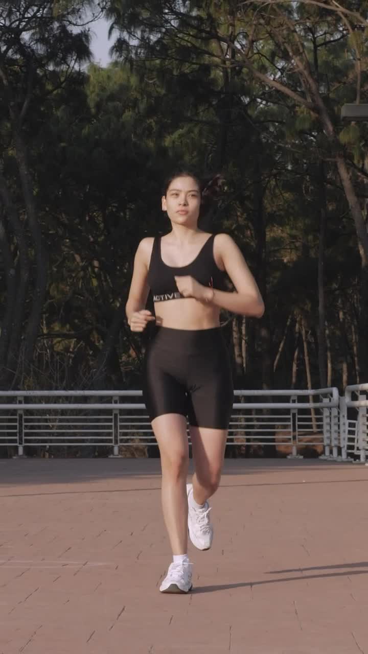 Free Stock Video Young Woman Jogging Head On Outdoors Live Wallpaper