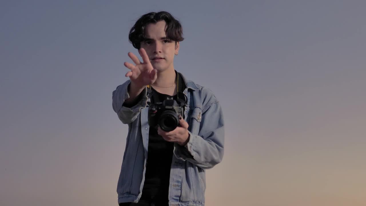 Free Stock Video Young Photographer Giving Directions To A Model Live Wallpaper