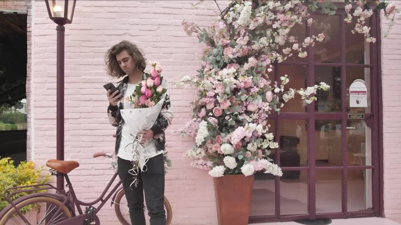 Free Stock Video Young Man Waiting For His Appointment To Arrive Live Wallpaper