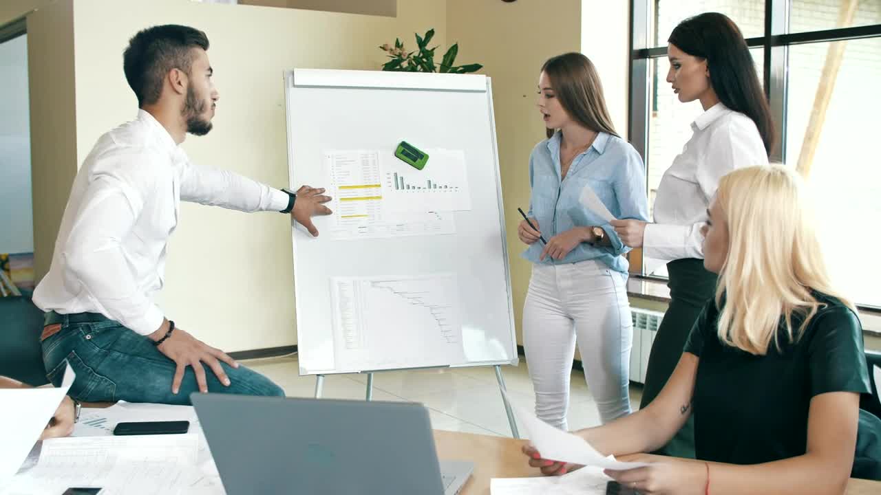 Free Stock Video Young Entrepreneurs Having A Business Meeting Live Wallpaper