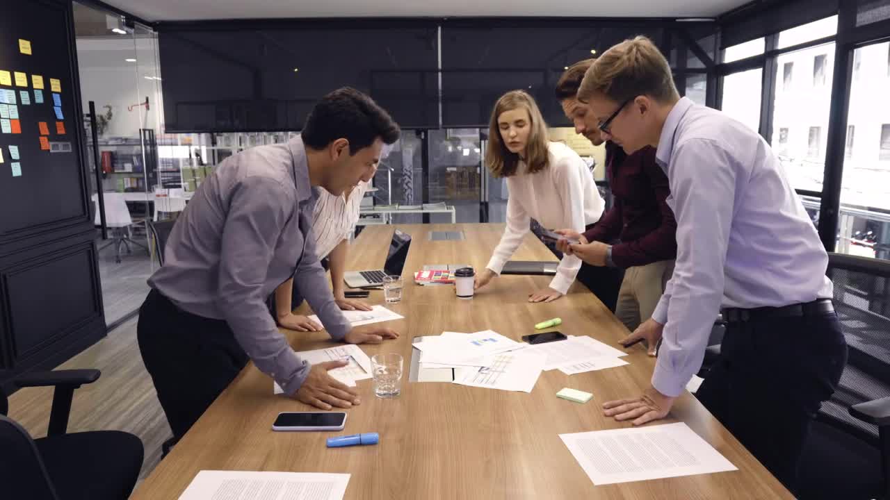 Free Stock Video Young Business People In A Meeting Live Wallpaper