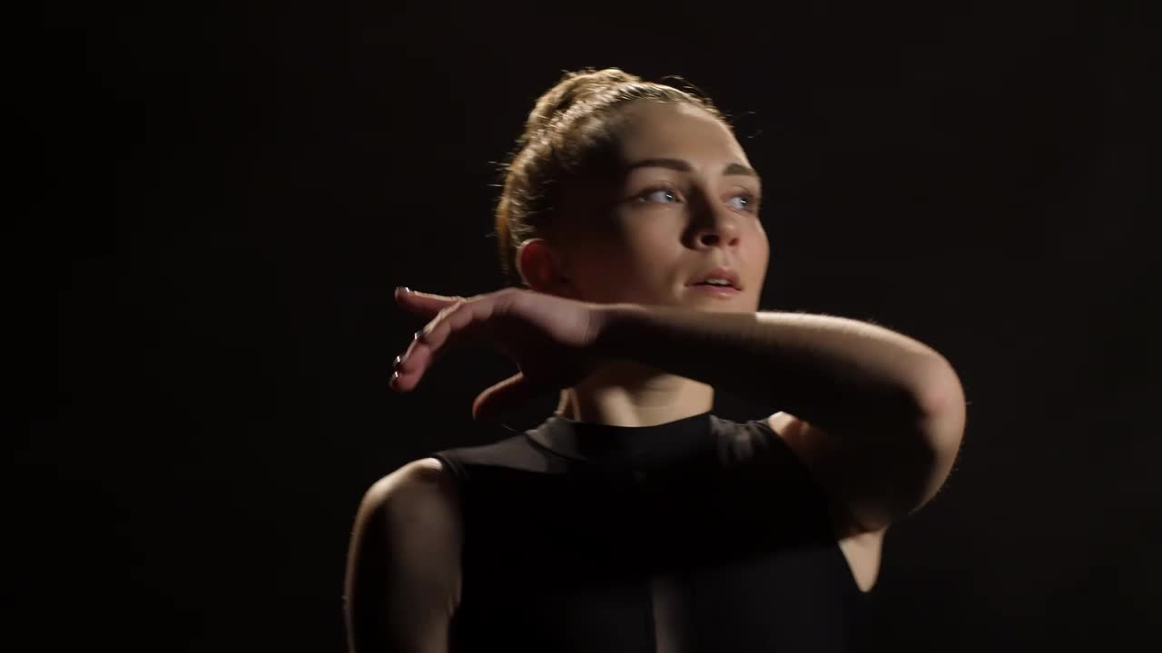 Free Stock Video Young Ballerina Doing Artistic Dance Steps Live Wallpaper