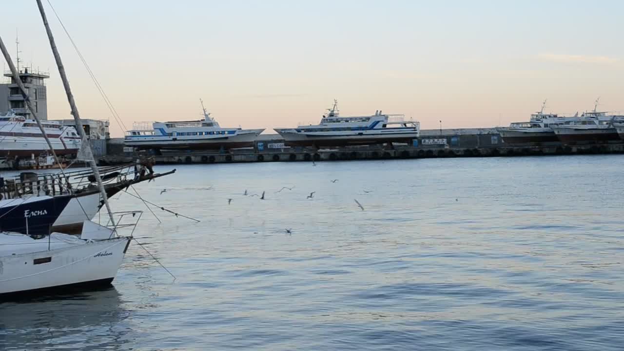 Free Stock Video Yachts Anchored Alongside A Drydock Live Wallpaper