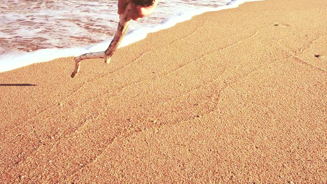 Free Stock Video Writing Relax In The Sand On A Sunny Beach Live Wallpaper