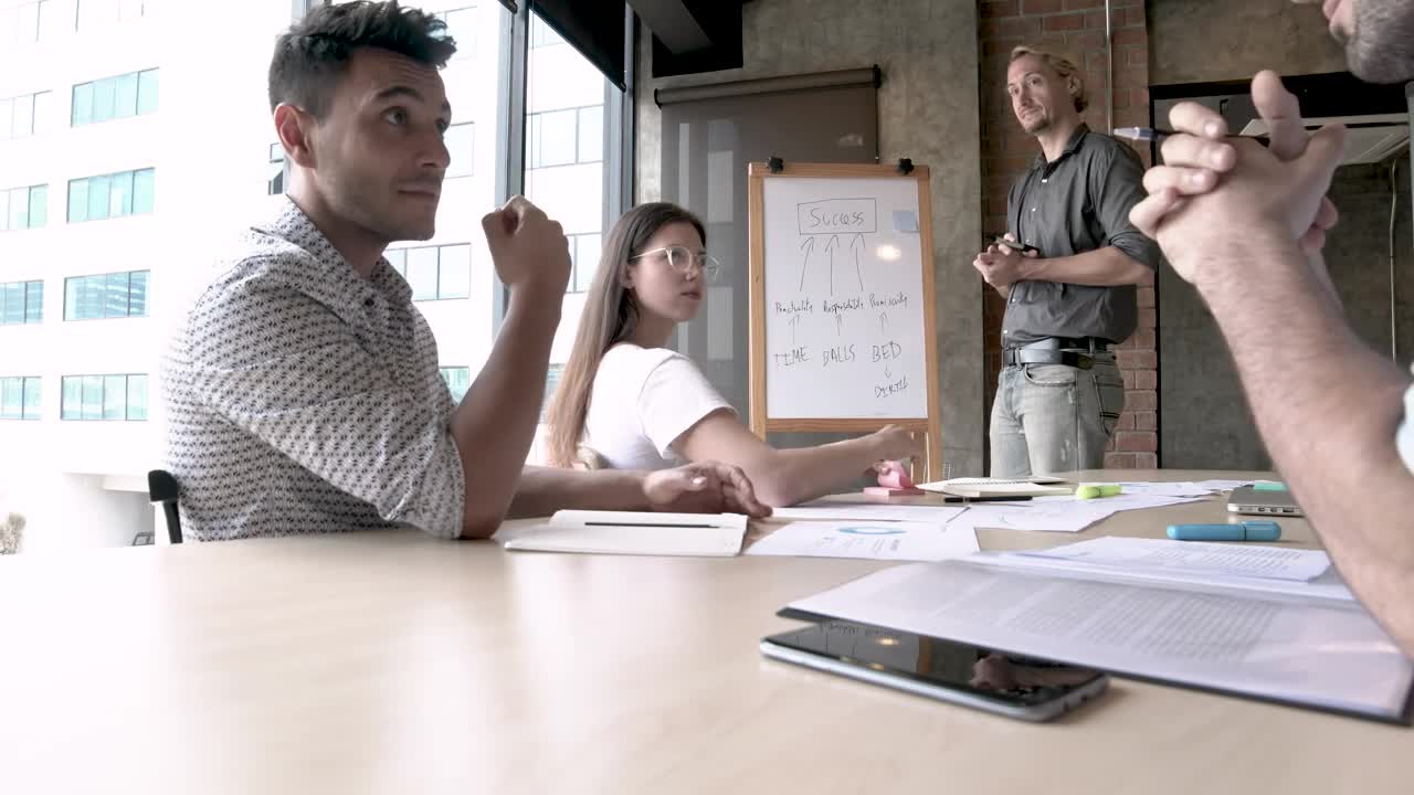 Free Stock Video Work Team In A Meeting Live Wallpaper