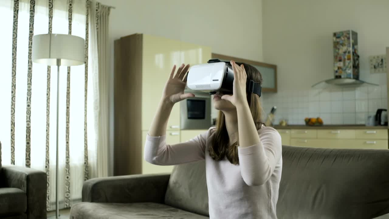 Free Stock Video Woman Working With Virtual Reality Live Wallpaper