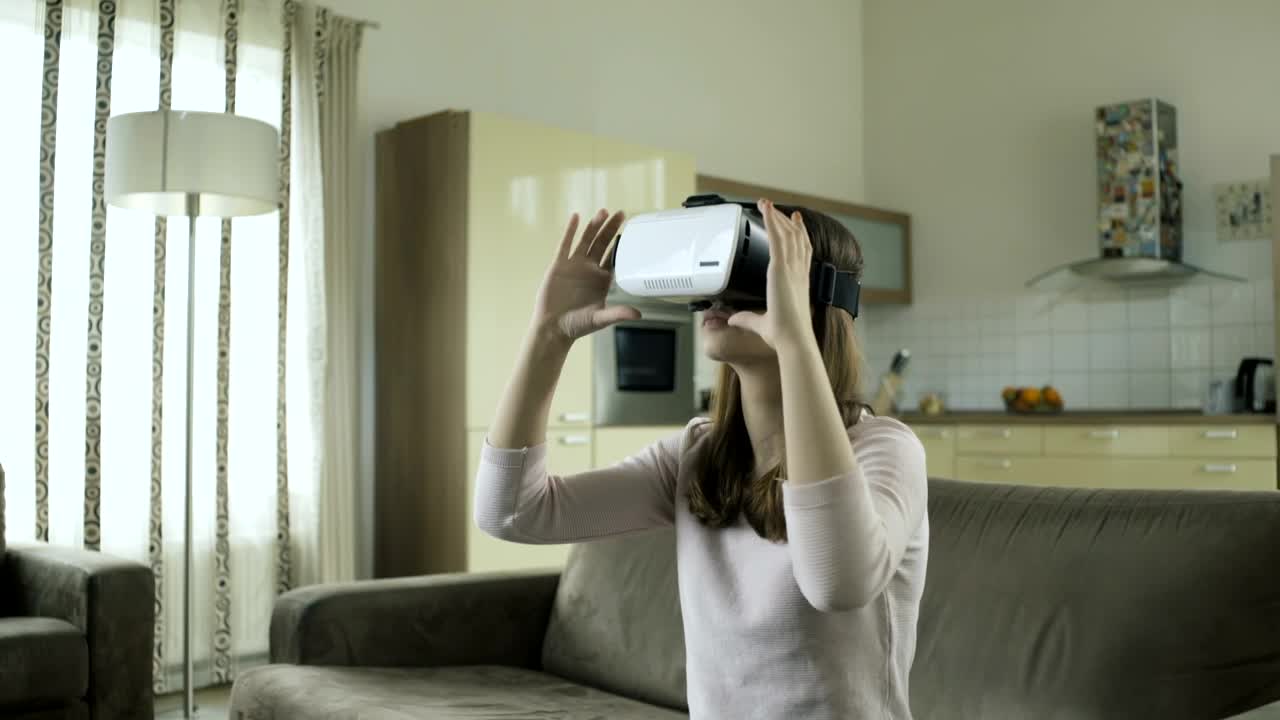 Free Stock Video Woman Working With Virtual Reality At Home Live Wallpaper