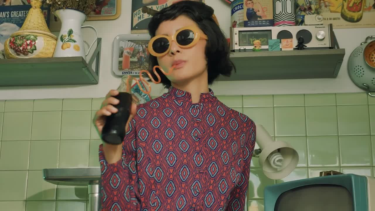 Free Stock Video Woman With Sunglasses Drinking A Coke Live Wallpaper