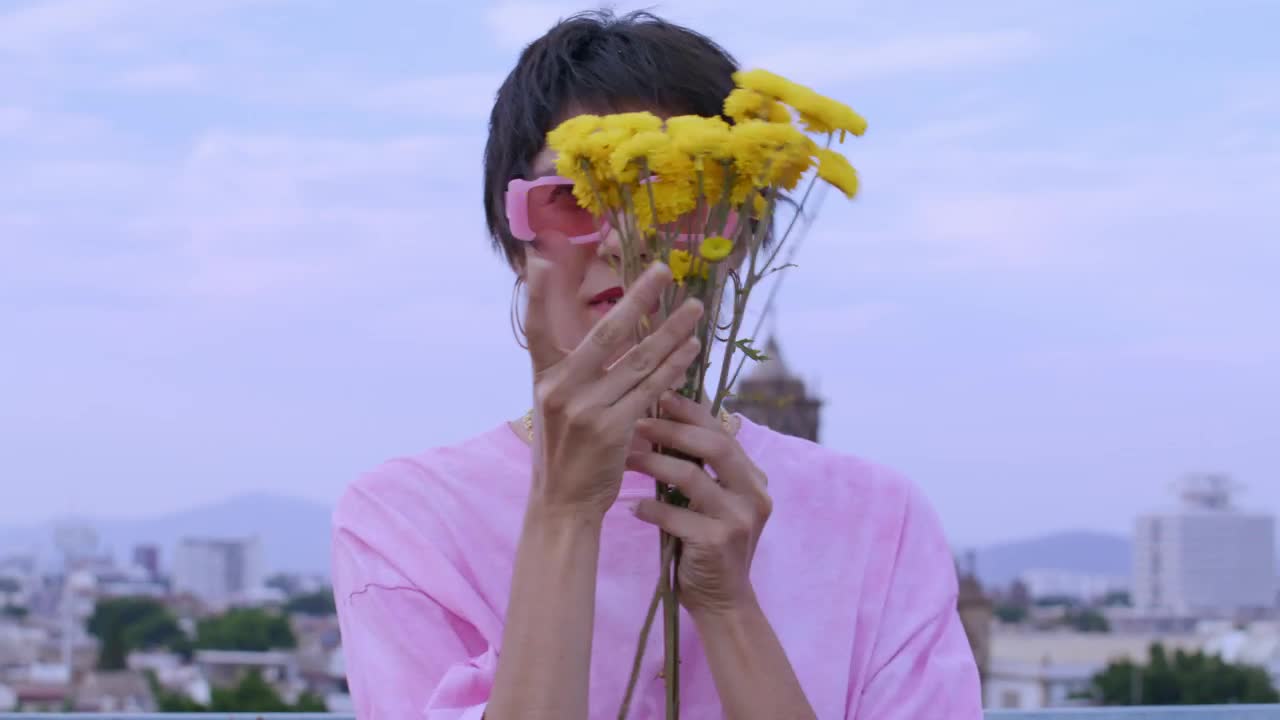 Free Stock Video Woman With Flowers And Pink Clothes Live Wallpaper