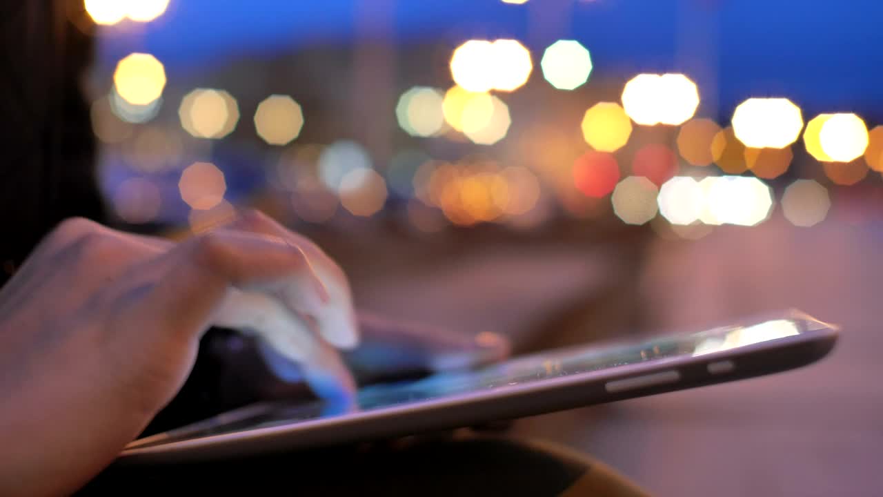 Free Stock Video Woman Using A Tablet Outdoors Live Wallpaper