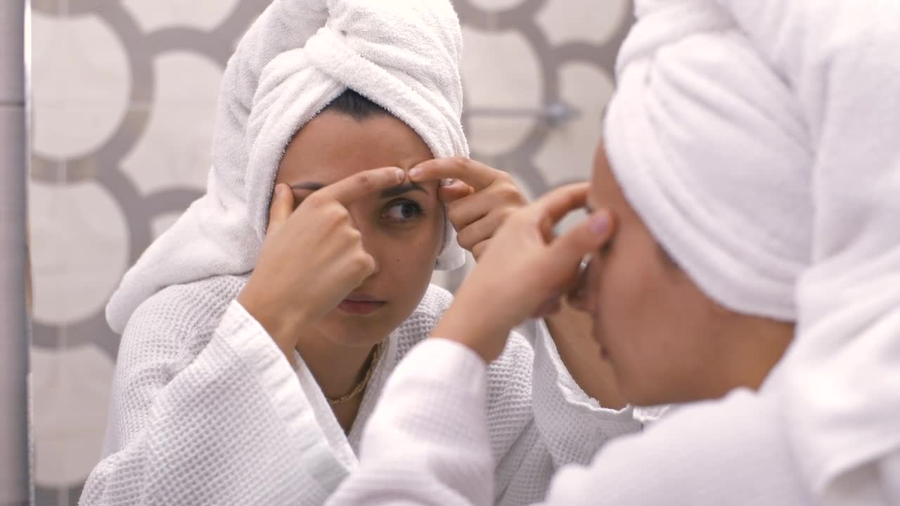 Free Stock Video Woman Squeezes Pimples From Her Face Live Wallpaper