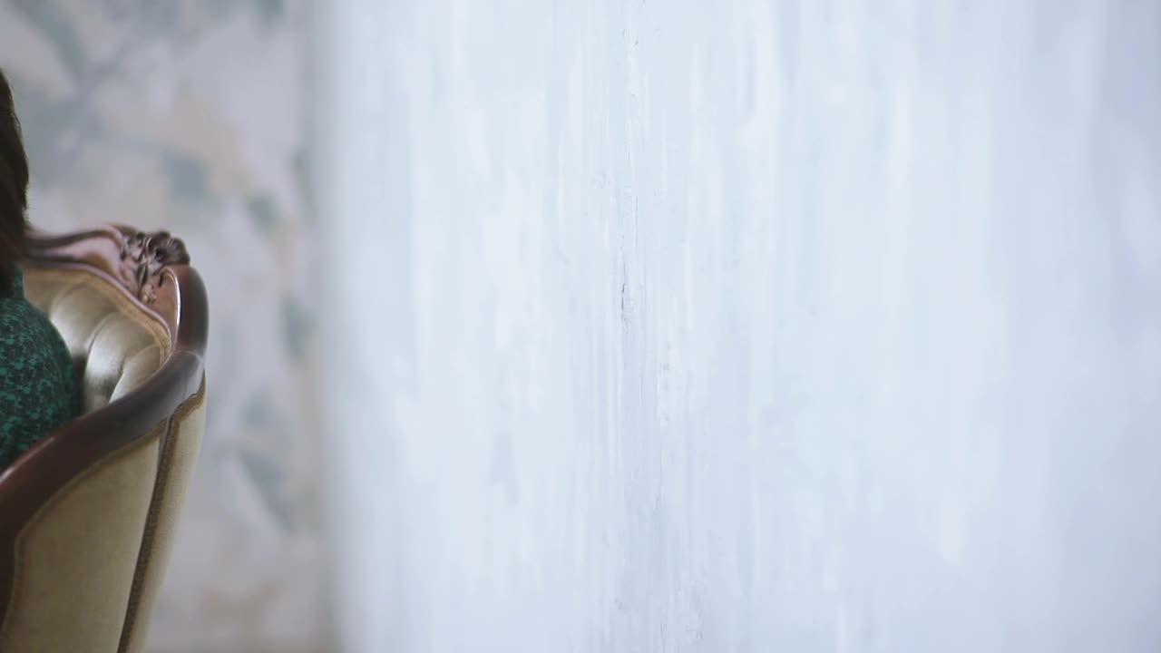 Free Stock Video Woman Reading Poetry In The Living Room Live Wallpaper