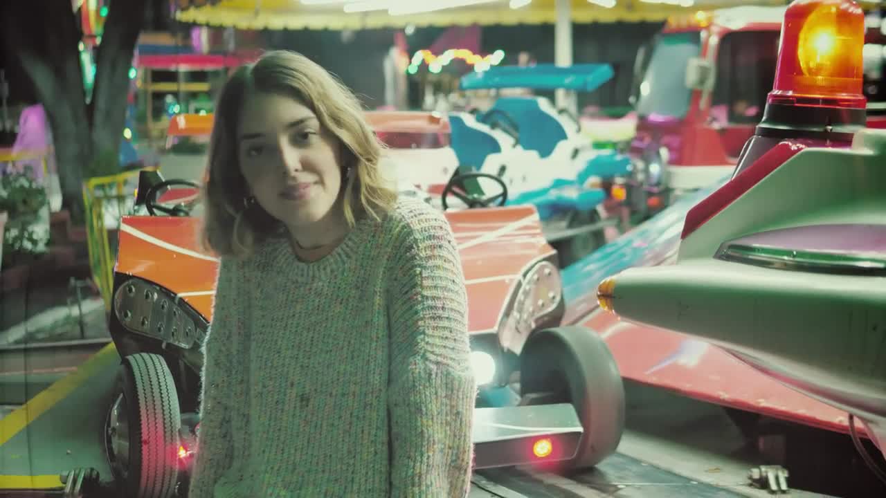 Free Stock Video Woman Posing In Mechanical Rides Live Wallpaper