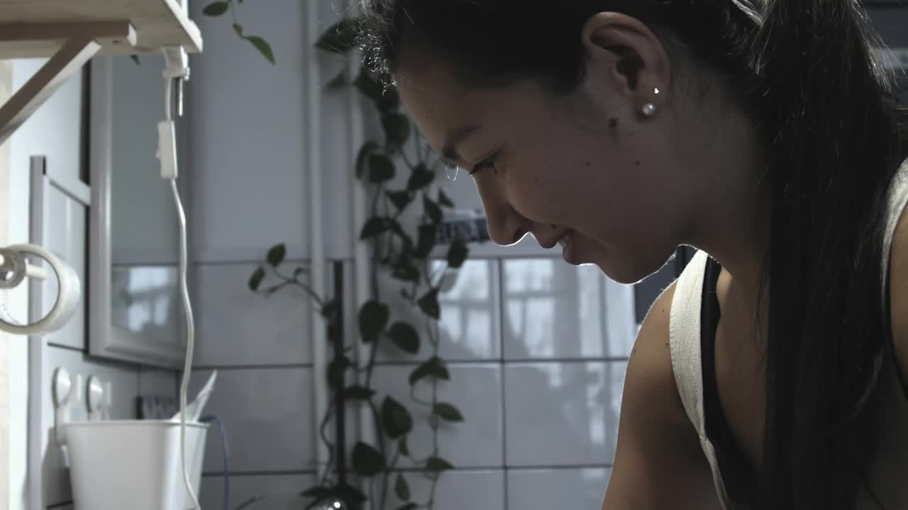 Free Stock Video Woman Molding Clay In The Workshop Table Live Wallpaper