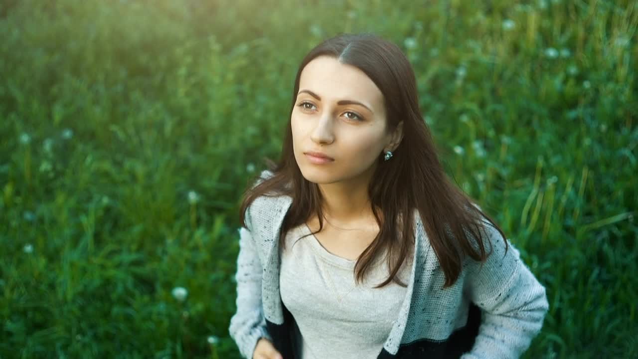 Free Stock Video Woman Looking At The Sky With Hope Live Wallpaper