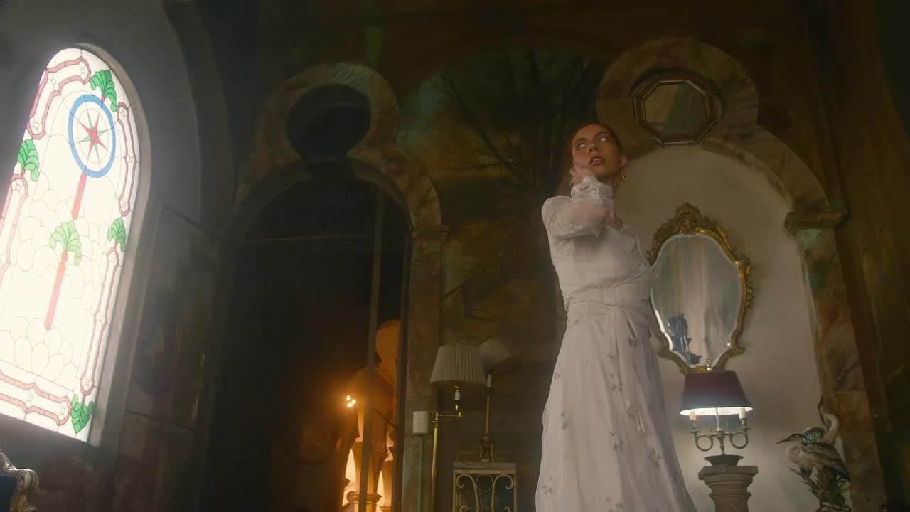 Free Stock Video Woman In A White Dress Models In A Vintage Room Live Wallpaper