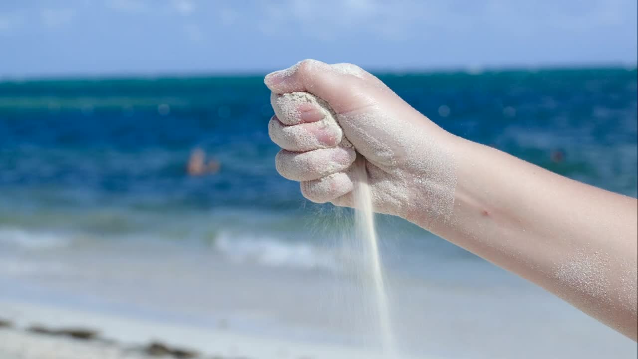 Free Stock Video Woman Holding Dry Sand Live Wallpaper