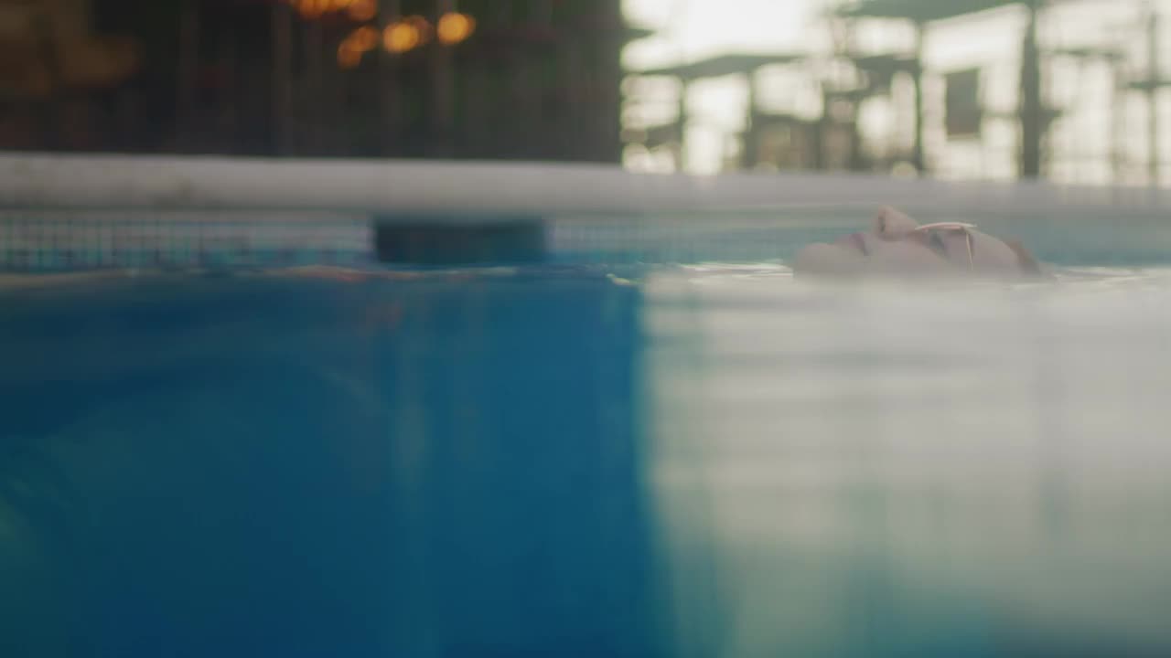 Free Stock Video Woman Floating In Pool Live Wallpaper