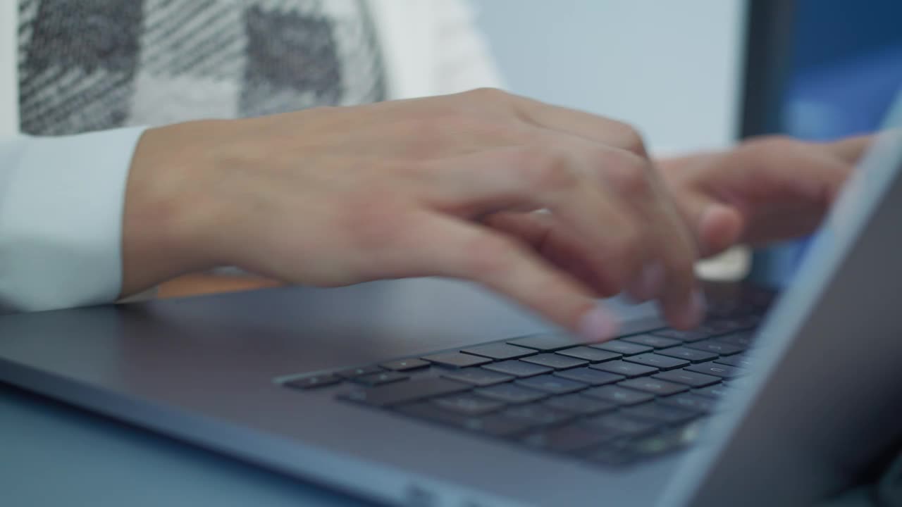 Free Stock Video Woman Finishes Working On Her Computer Live Wallpaper