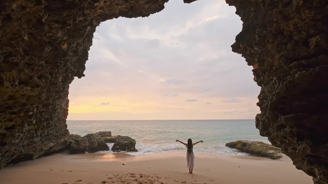 Free Stock Video Woman Feeling Freedom At The Beach Live Wallpaper