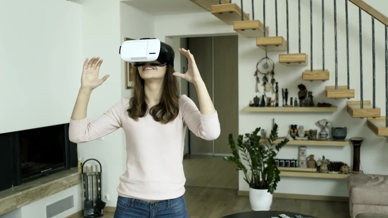 Free Stock Video Woman Enjoying The Virtual Reality Experience Live Wallpaper