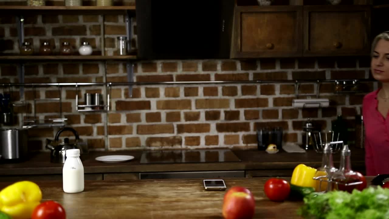 Free Stock Video Woman Checks The Hour Takes Her Things And Leaves Live Wallpaper