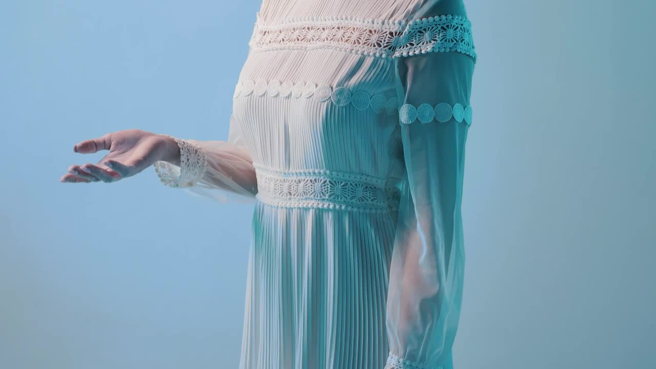 Free Stock Video Winter Model While Snowing Live Wallpaper