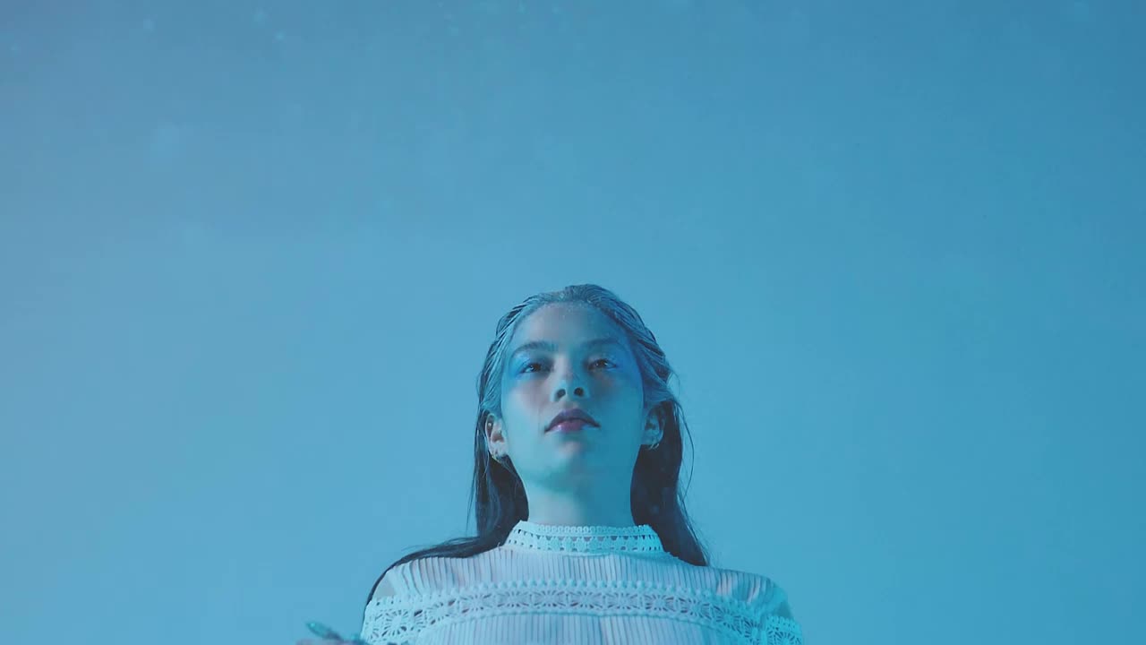 Free Stock Video Winter Fashion Model With Cold Makeup Live Wallpaper