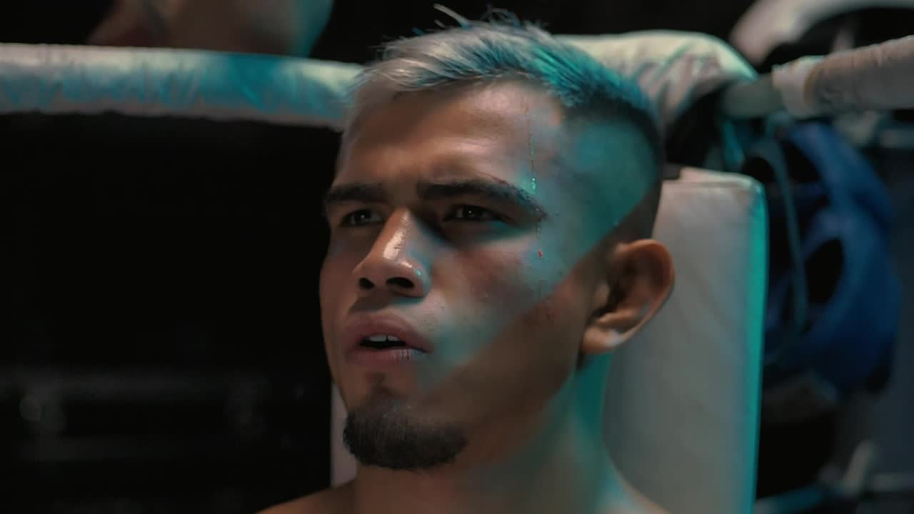 Free Stock Video Wetting A Boxer Between Rounds Live Wallpaper