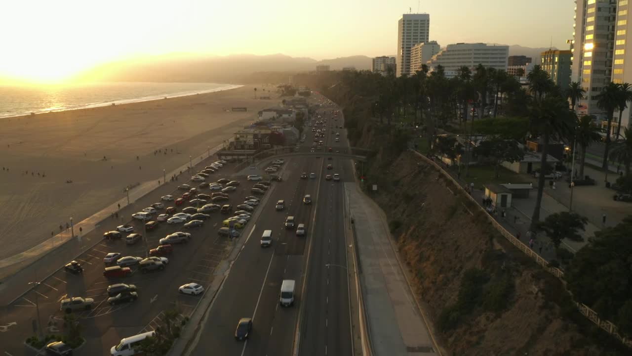   Stock Footage Vehicular Flow On An Avenue Near The Beach Live Wallpaper