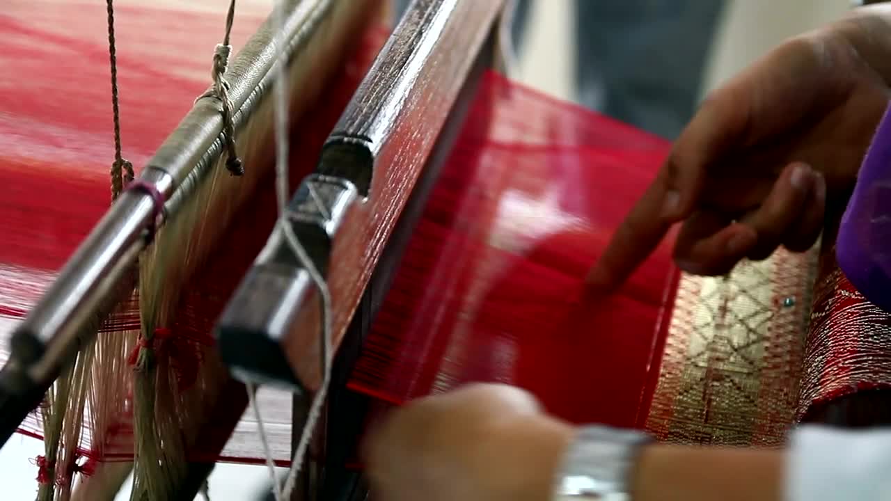   Stock Footage Using A Weaving Machine Live Wallpaper